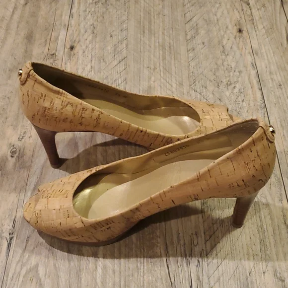 Stuart Weitzman Logo Plainfield Natural Cork Peep Toe Platform Pump - Picture 3 of 9